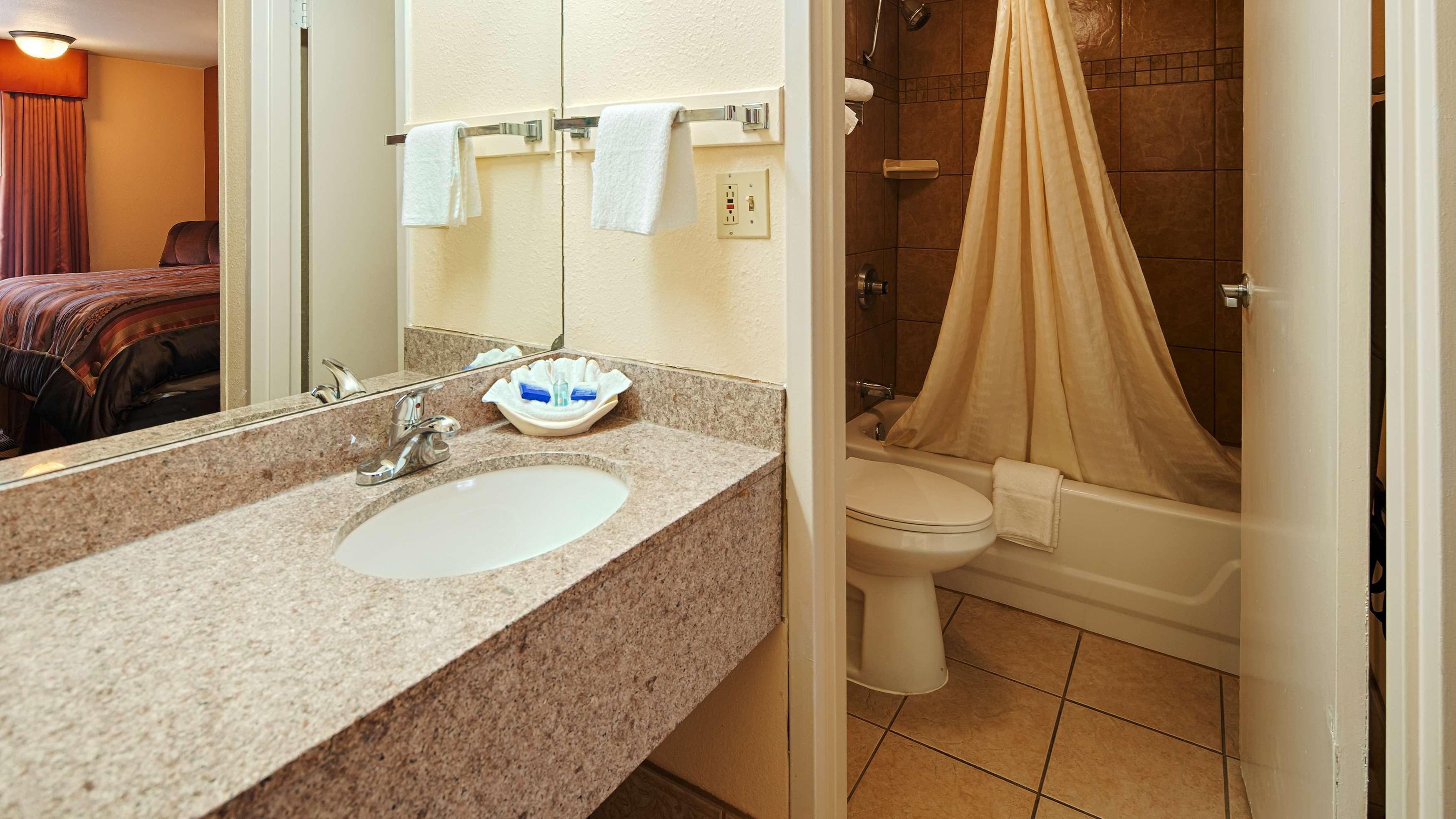 Best Western Tulsa Airport Экстерьер фото