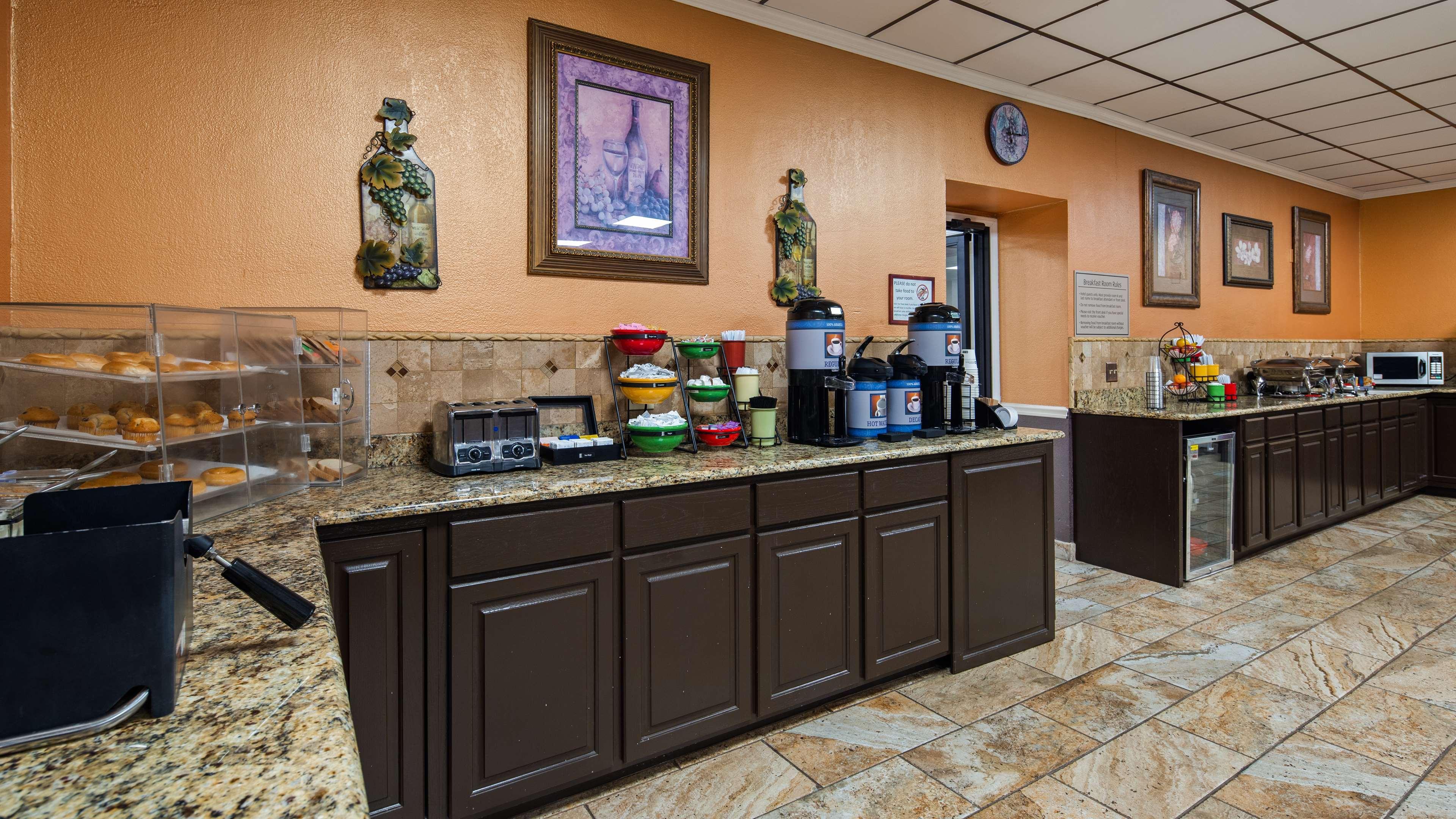 Best Western Tulsa Airport Экстерьер фото