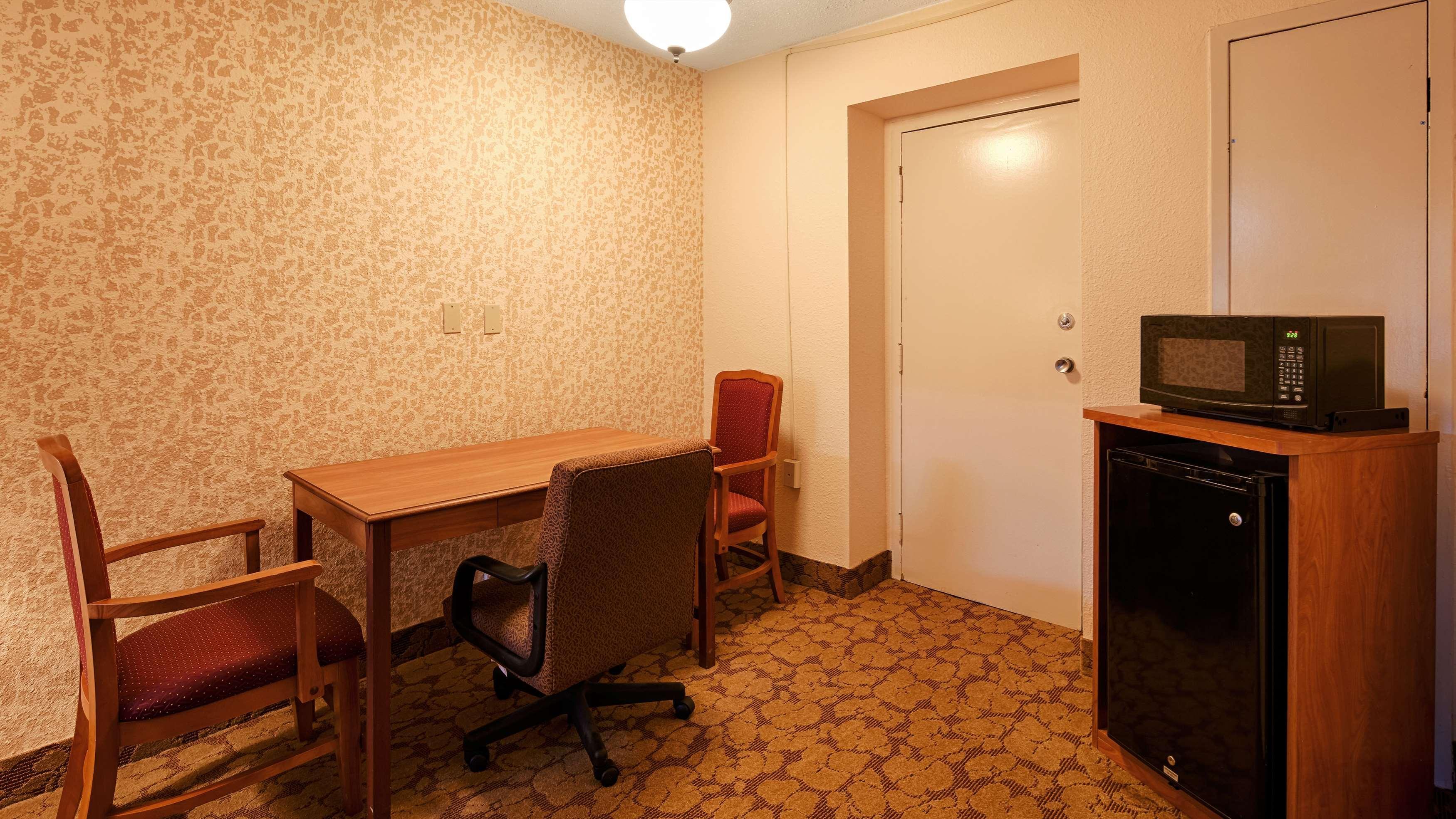 Best Western Tulsa Airport Экстерьер фото