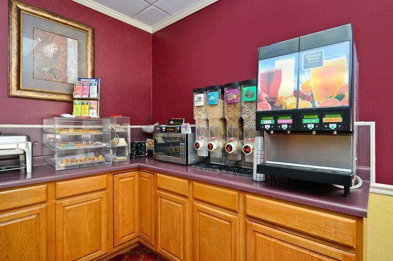 Best Western Tulsa Airport Экстерьер фото