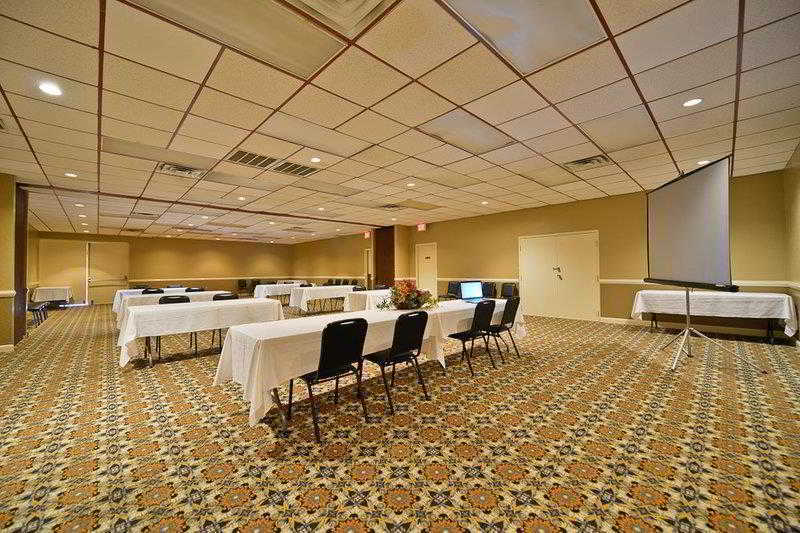 Best Western Tulsa Airport Экстерьер фото