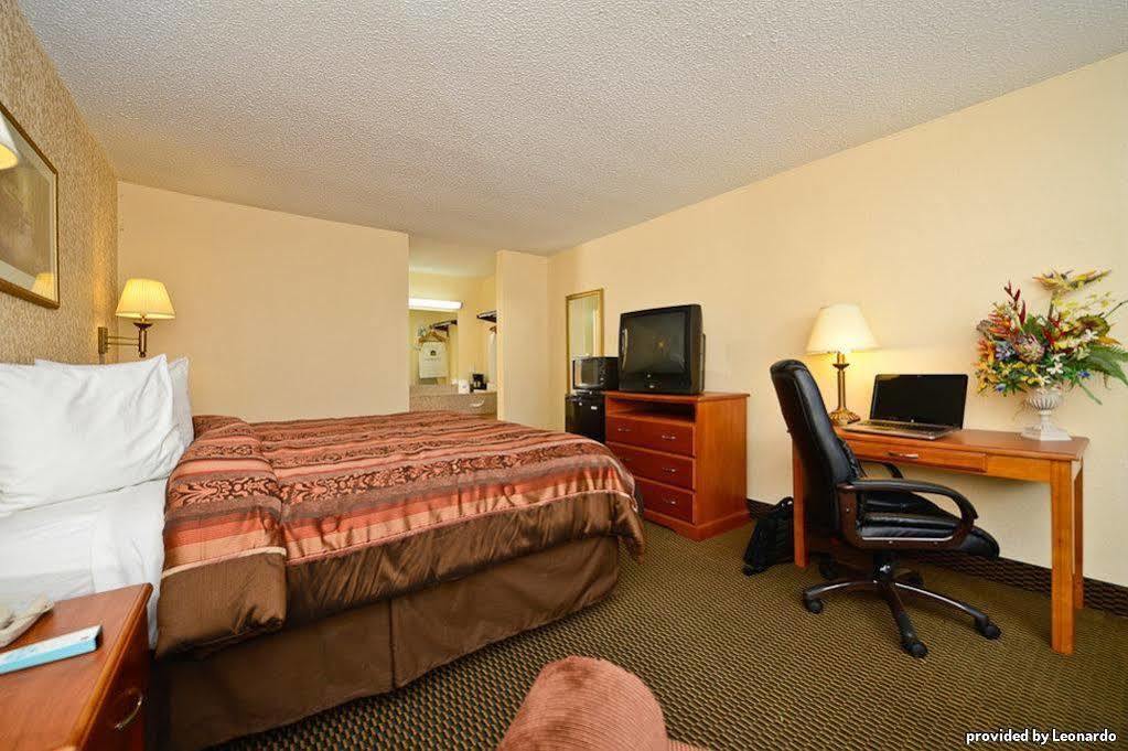 Best Western Tulsa Airport Экстерьер фото