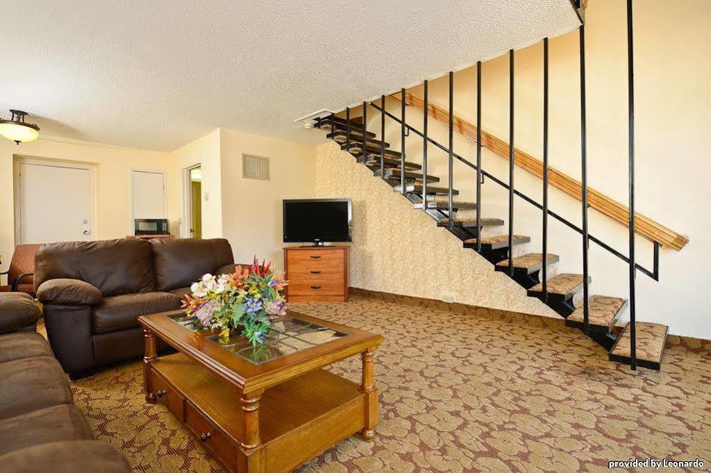 Best Western Tulsa Airport Интерьер фото